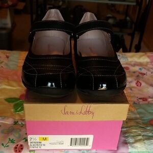 Sam & Libby Black Patent Leather Mary Jane Flats with Strap. Size 2.5